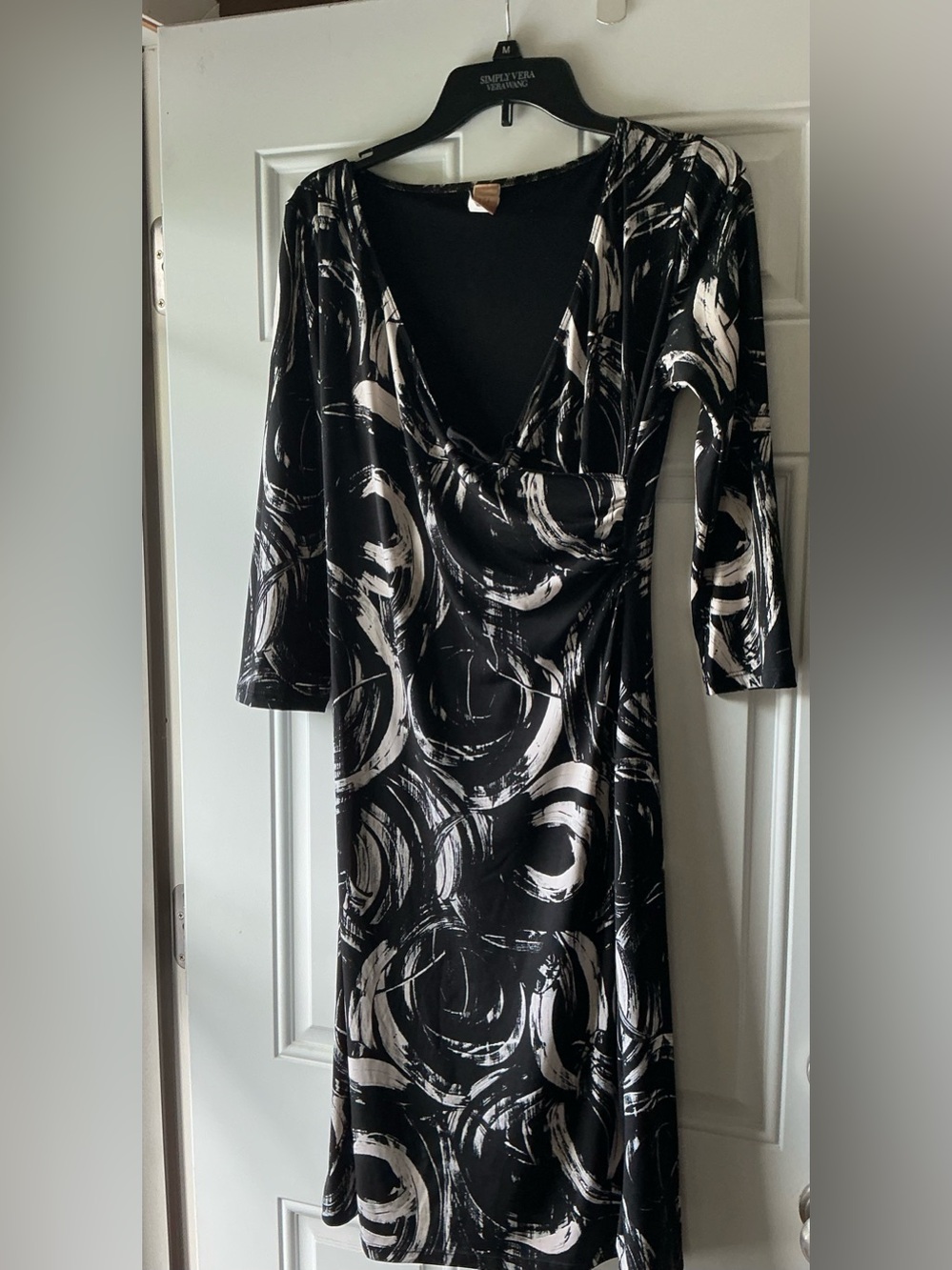 Long Elegant Legs Black Wrap-Style Midi Dress with White Brushstroke Print - Picture 4 of 4